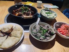 -大众跷脚牛肉馆·非遗传承单位(峨眉山店)