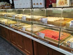 面包甜点陈列柜-清真全盛斋传统糕点(西羊市店)