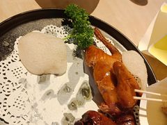 秘制脆皮乳鸽-避风塘(百联东郊店)