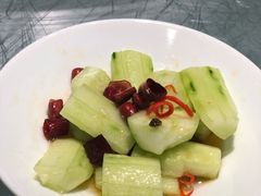 刀拍青瓜-姚姚酸菜鱼·金戈戈香港豉油鸡(喜荟城联名店)
