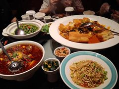 -鸽子侯·家宴·平价海鲜(市图书馆店)