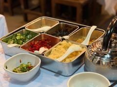 -鲜入围煮花胶鸡海鲜火锅