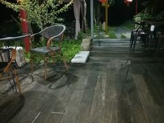 -亮河湾山庄
