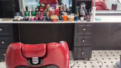 -老男孩男士理容馆·理发·烫染·修面