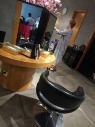 -时尚殿堂明星门店