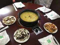 -菌之家·专业纯野生菌火锅·特色炒菌