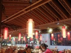 大堂-野山舂·贵州现舂酸汤火锅(鸿通城店)