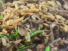 -一品红烧鸭特色川菜(三岔湖店)