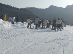 -济南卧虎山滑雪场