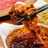 「酸菜牛肉锅,辣中带鲜,像丽江的风一样自由」