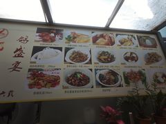 -郑猛记石岐鸽主题餐厅(长江店)