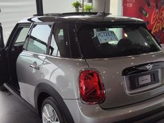 -上海宝诚中环BMW·MINI4S店