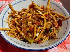 茭白炒牛肉丝-荆九爷爆炒桥头三嫩(浙大店)