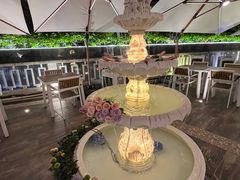 -Mark&Mars Restaurant