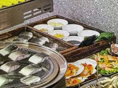 -围炉肉舍•炭烤活鳗•丹东海鲜烤肉(步行街店)