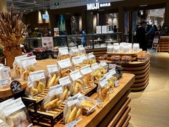 面包甜点陈列柜-七鲜超市(瑞虹天地太阳宫店)