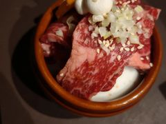 -山川小町·极番烧肉(新地假日广场店)
