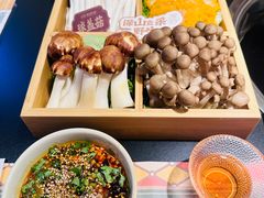 -廖掌柜·重庆鲜货火锅(上海首店)