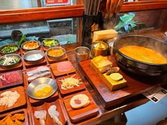 -银米·云南传统过桥米线(双廊黑金冠店)