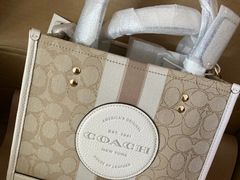 -COACH蔻驰(百联奥特莱斯广场店)