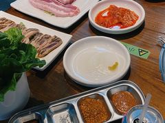 掌中宝-·缸桶屋·韩式牛肋条自助烤肉(西湖D11店)