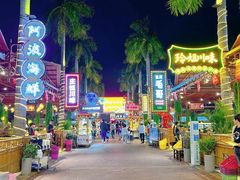 -三亚火车头万人海鲜广场