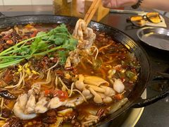 -鸿顺老铁锅美蛙鱼府(解放碑店)