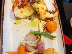 香焗龙虾配自制黑松露酱-上海苏宁宝丽嘉酒店·Cafe Bellagio西餐厅