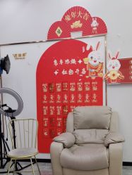 -V8潮牌·接发烫染连锁