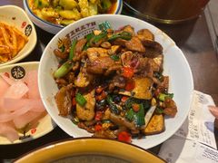 -富正毅三下锅·湘西韵味(天门山索道店)