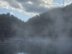 -腾冲洞山温泉村
