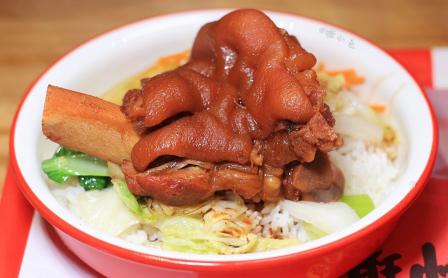 猪角·闽南猪脚饭(安溪永隆店)-"这家扩张的好快哦 很多加盟店 从厦门