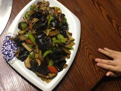 -关东情主题文化演艺餐厅