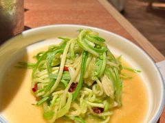 油渣炒洋丝瓜-浩海火燒雲傣家菜(芮欧百货店)