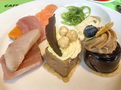 -两咖啡自助餐厅(静安香格里拉酒店)