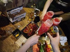 烈焰红唇-胡桃里音乐酒馆(环亚凯瑟琳广场店)