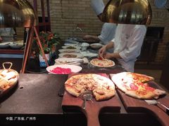 -圣丰索菲特·2 On 988 Café 自助餐厅