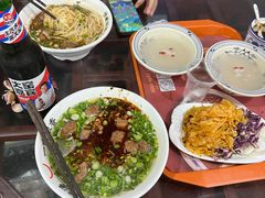 -牛一嘴·兰州牛肉面·大盘鸡(财富中心店)