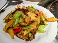 地三鲜-玺炖·中国铁锅炖(南京东路店)