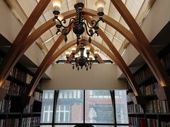 -钟书阁(松江泰晤士小镇店)