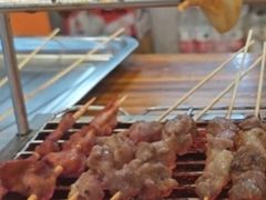 -哈尔滨小酒馆·鲜肉现穿自助烧烤(康新花园店)
