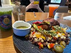 -POKEE VIA&Brunch·维娅(重庆来福士店)