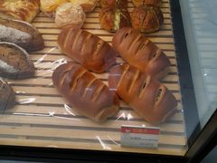 黄油面包-红房子西菜馆(淮海中路店)