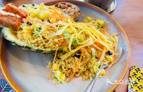 Pineapple Seafood Fried Rice
