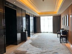-天津京基皇冠假日酒店