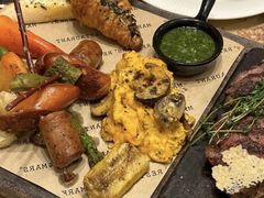 -Mark&Mars Restaurant