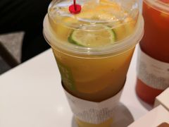 霸气橙子-奈雪的茶(湖滨银泰in77C区PRO店)