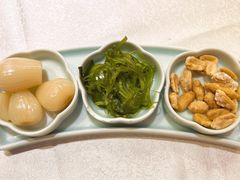 餐前小食-梅龙镇酒家(南京西路总店)