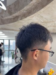 -宫铭烫发染发接发店