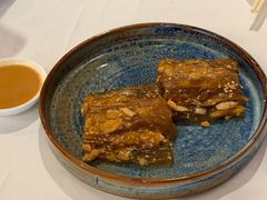 焦糖榄仁卷-白天鹅宾馆-宏图府餐厅